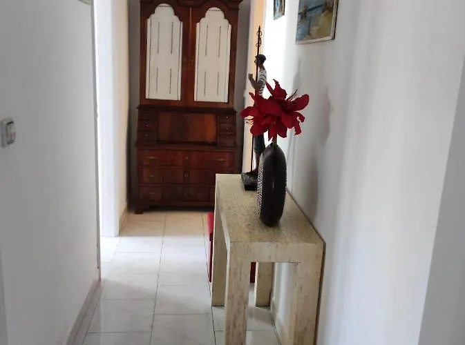 Lemos Family House نازاريه