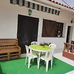 Lemos Family House 펜션 나자레